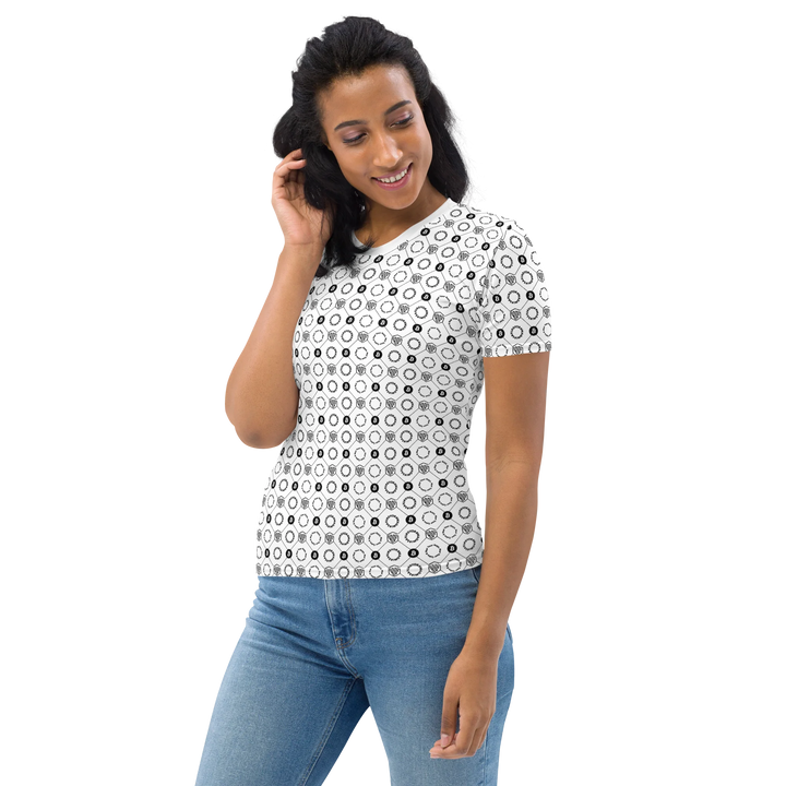 HODL Damen Shirt "First Edition White" front with young wife black hair